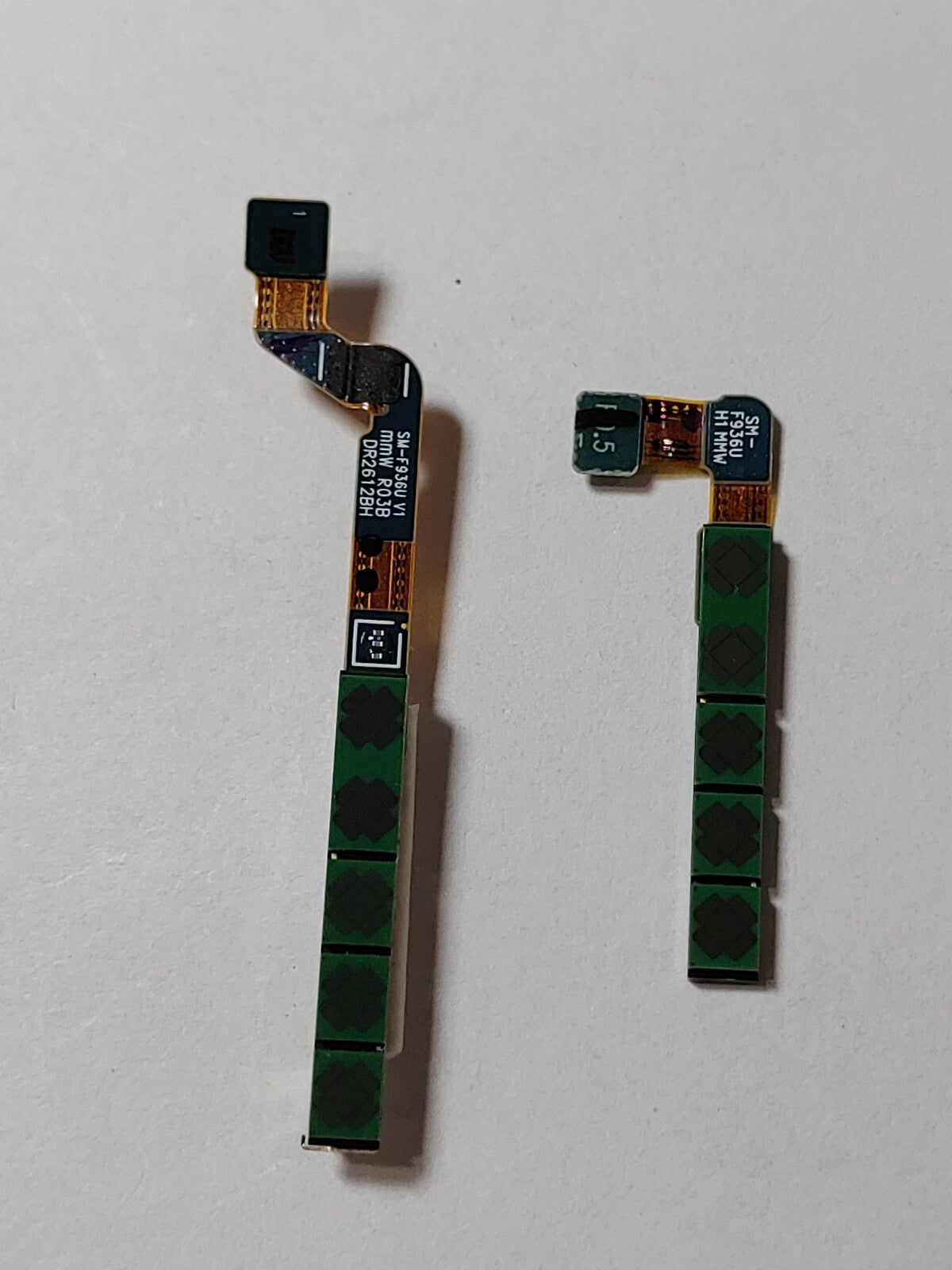Samsung Galaxy Z Fold4 F936U Antenna Coax / Signal Cable