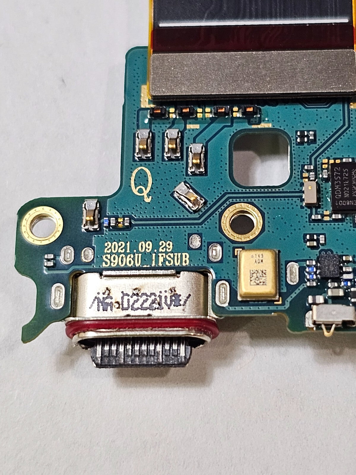 Samsung Galaxy S21 FE 5G G990U USB-C Charging Port Sub-Board